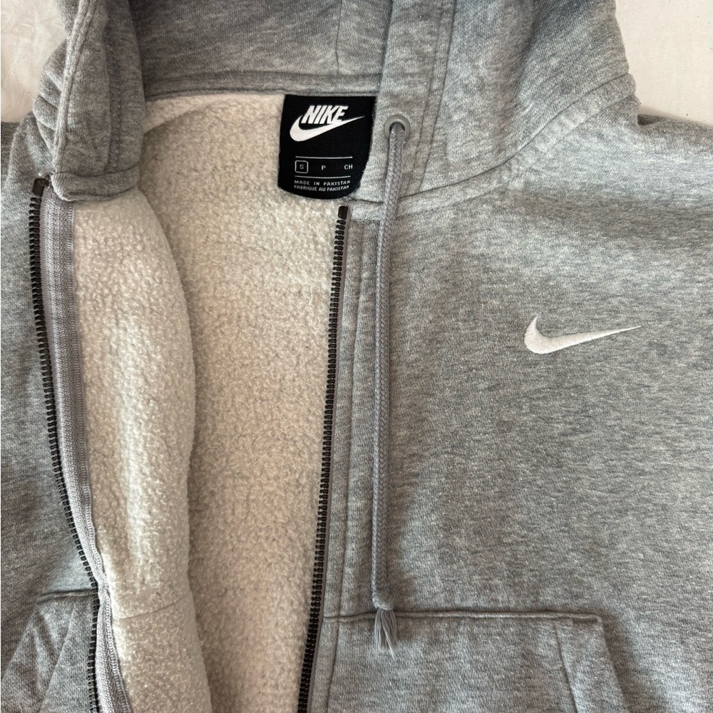 Nike Heather Gray Full-Zip Cropped Hoodie - Picture 2 of 4